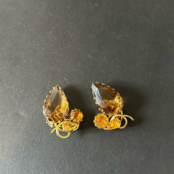 Vintage clip-on earrings - Picture 2 of 4